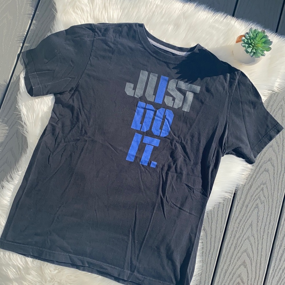 Nike graphic just do it tee
